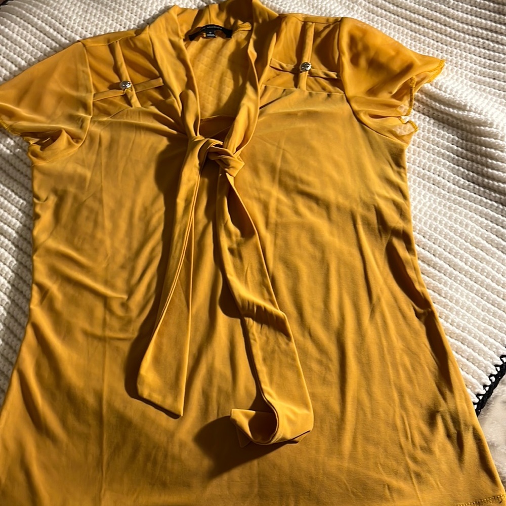 EUC size small beautiful, yellow blouse